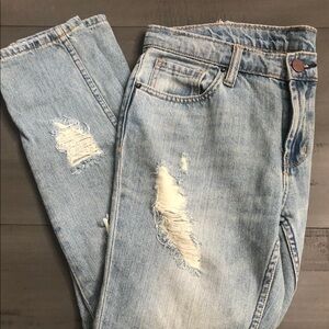 BDG Demin Distressed Light Blue Boyfriend Jeans